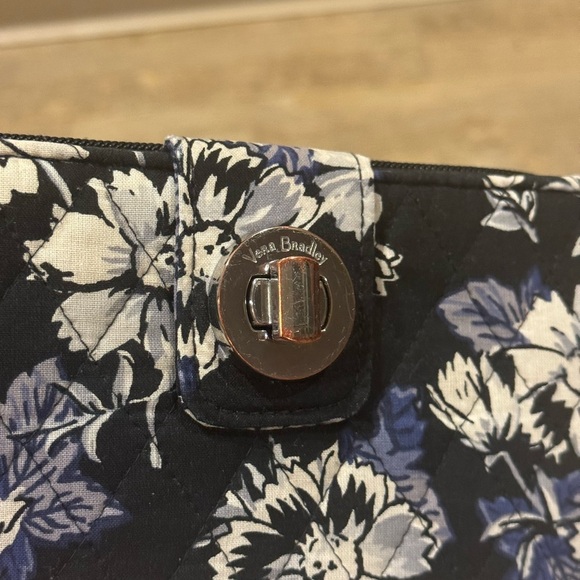 Vera Bradley Ultralight RDFI Turn Lock Wallet - Picture 2 of 7